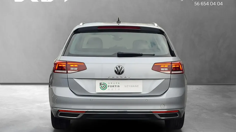 VOLKSWAGEN Passat -
