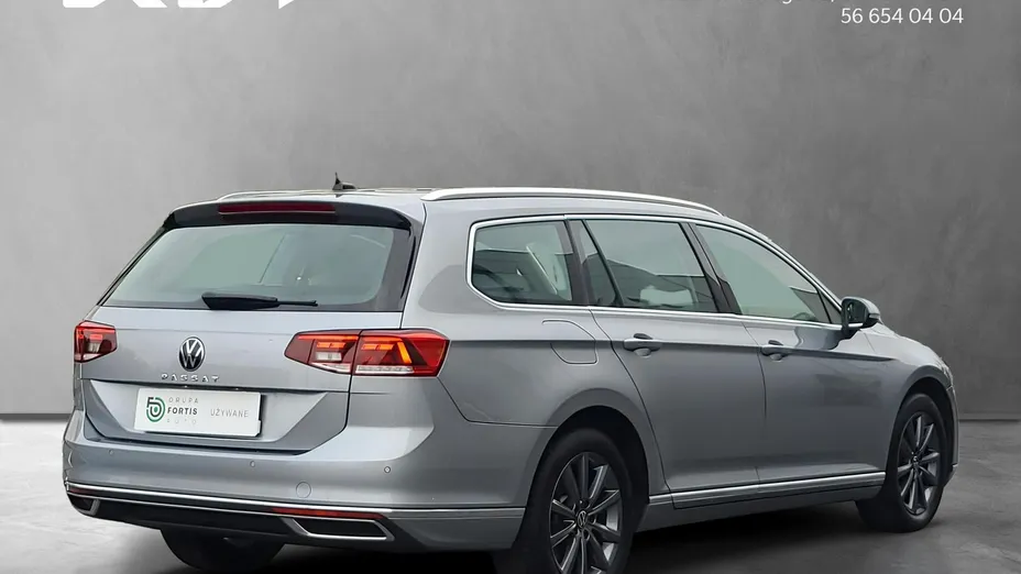 VOLKSWAGEN Passat -