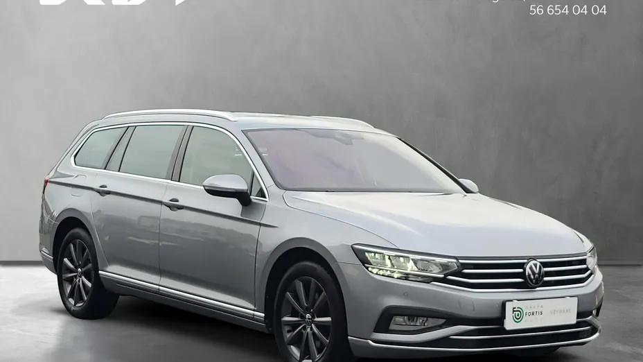 VOLKSWAGEN Passat -