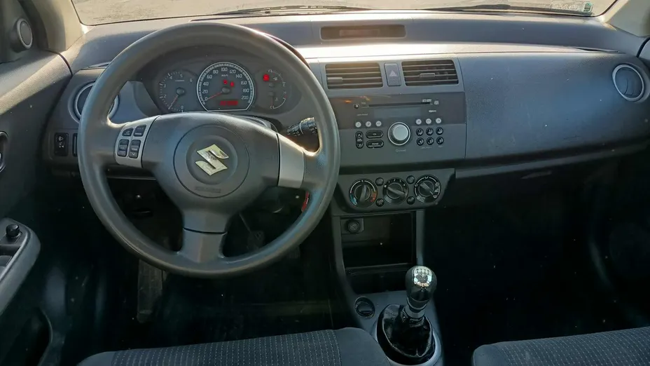 SUZUKI Swift -
