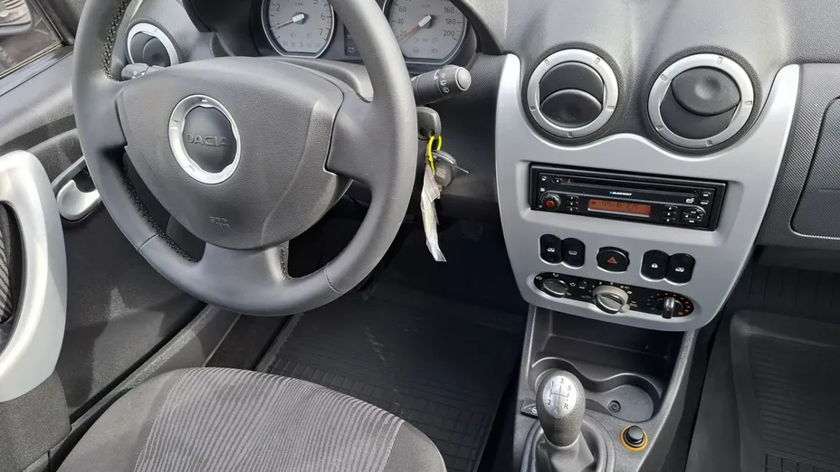 DACIA Sandero -