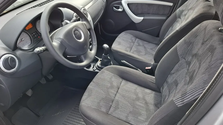 DACIA Sandero -