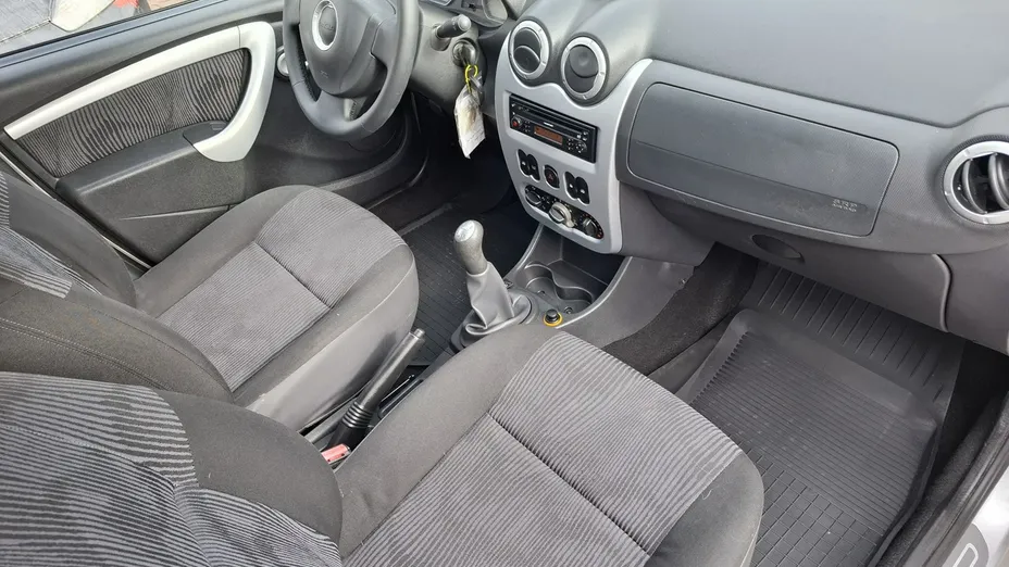 DACIA Sandero -