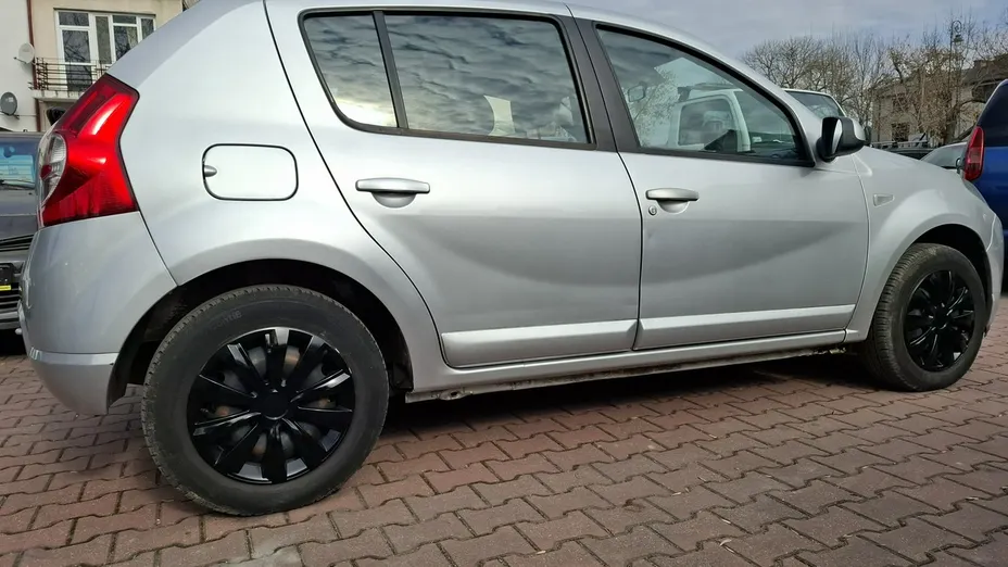DACIA Sandero -