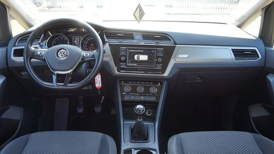 VOLKSWAGEN Touran -