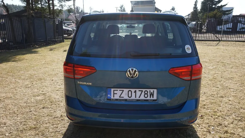 VOLKSWAGEN Touran -