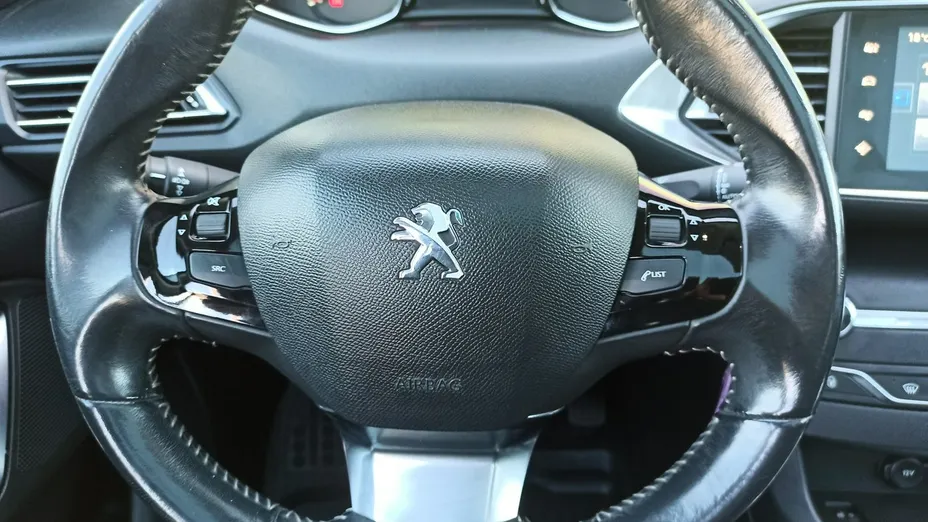 PEUGEOT 308 -