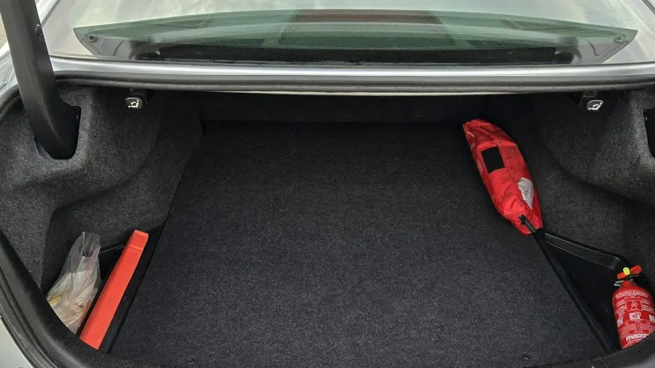 MAZDA 6 -