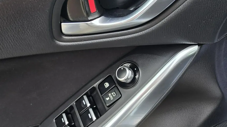 MAZDA 6 -