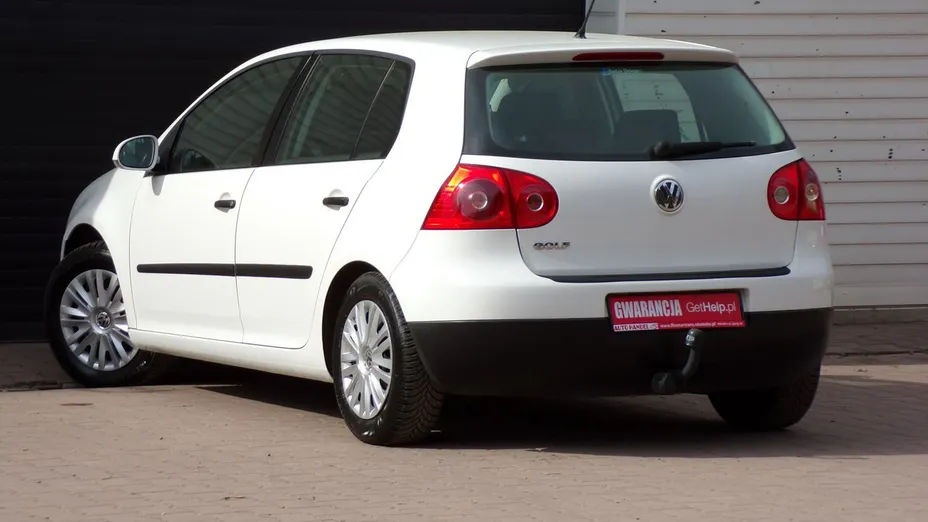 VOLKSWAGEN Golf -