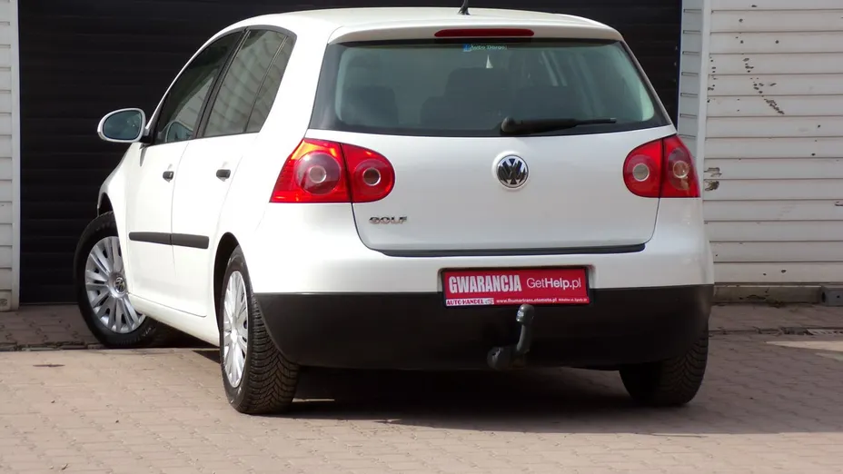 VOLKSWAGEN Golf -