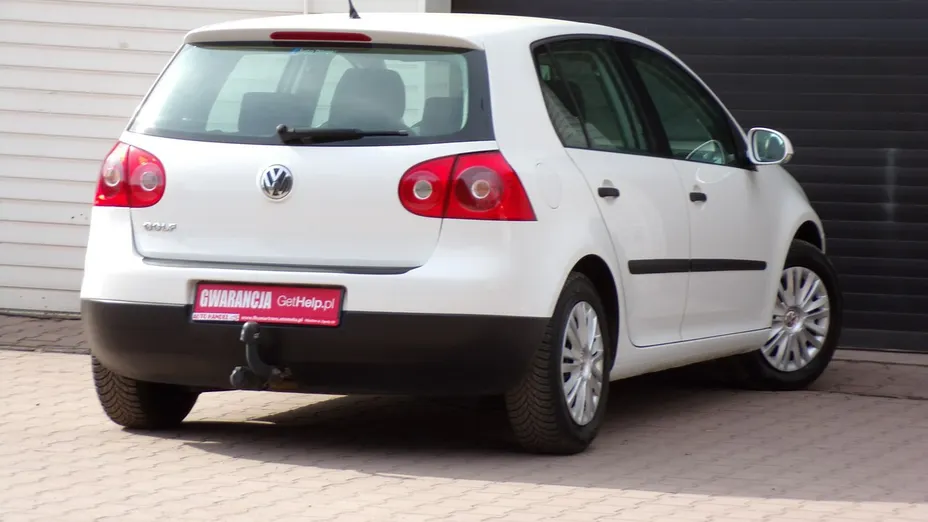VOLKSWAGEN Golf -