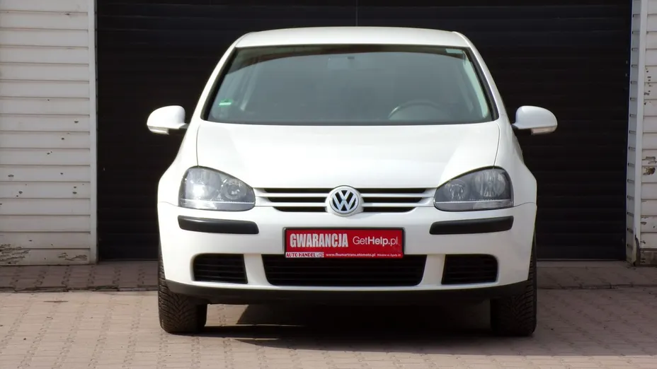 VOLKSWAGEN Golf -