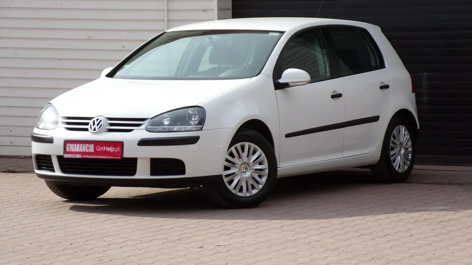VOLKSWAGEN Golf -
