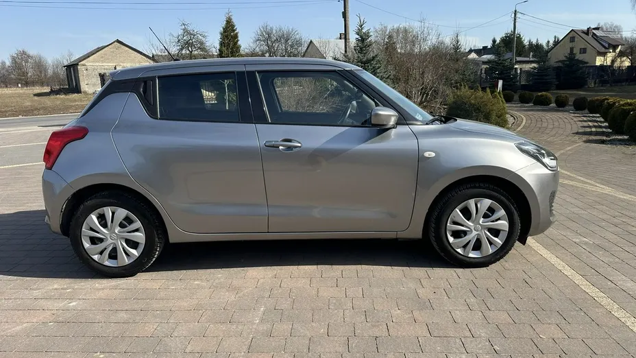 SUZUKI Swift -