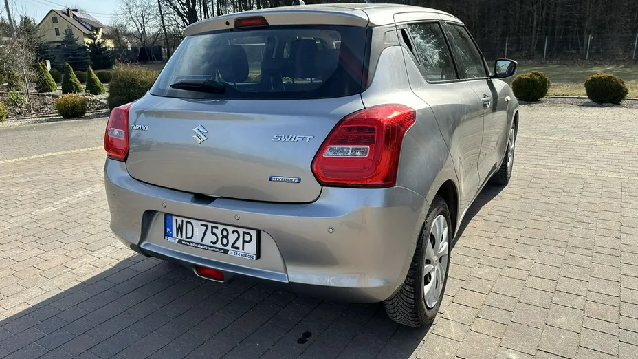 SUZUKI Swift -