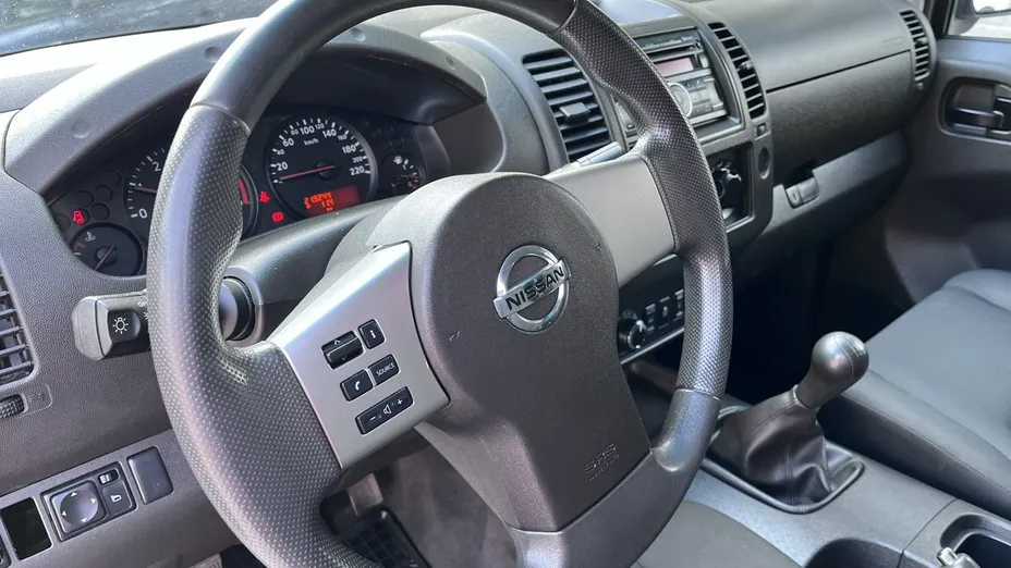 NISSAN Navara -