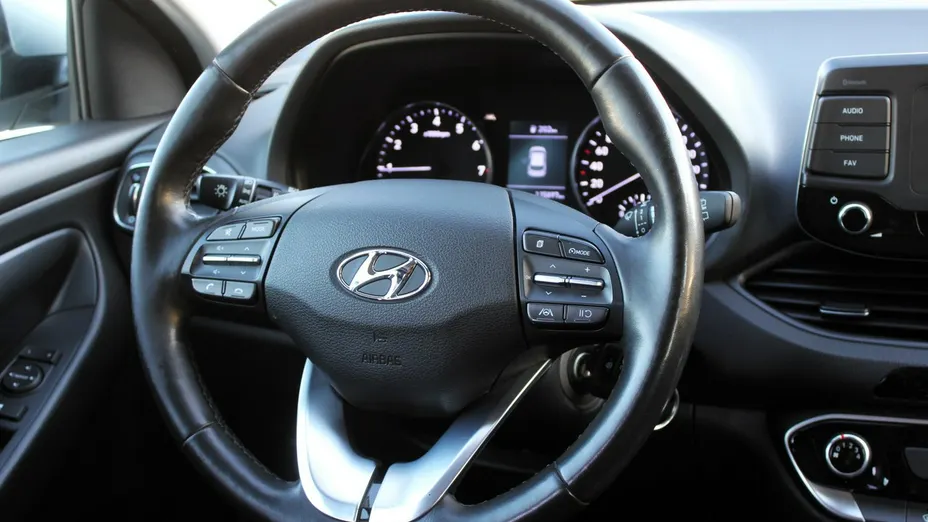 HYUNDAI i30 -