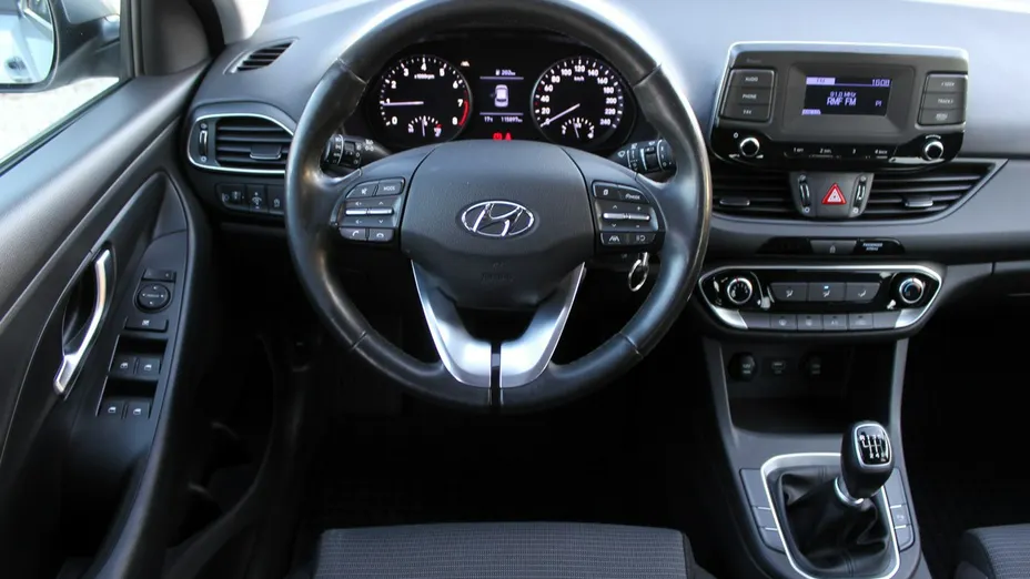 HYUNDAI i30 -