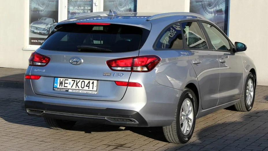 HYUNDAI i30 -
