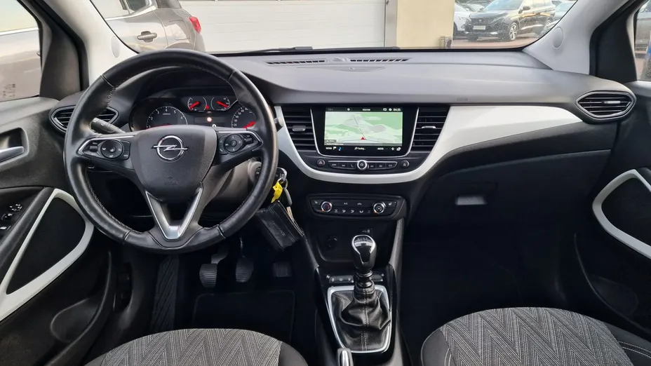 OPEL Crossland X -
