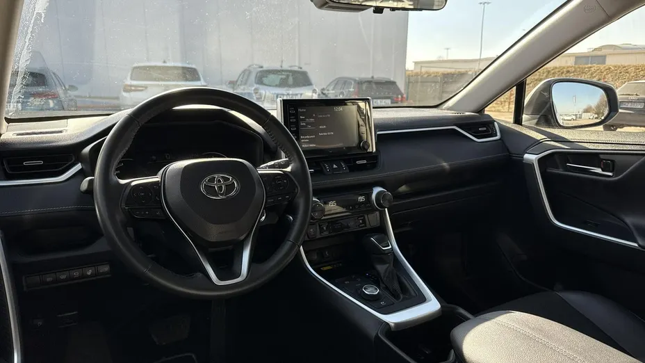 TOYOTA RAV4 -