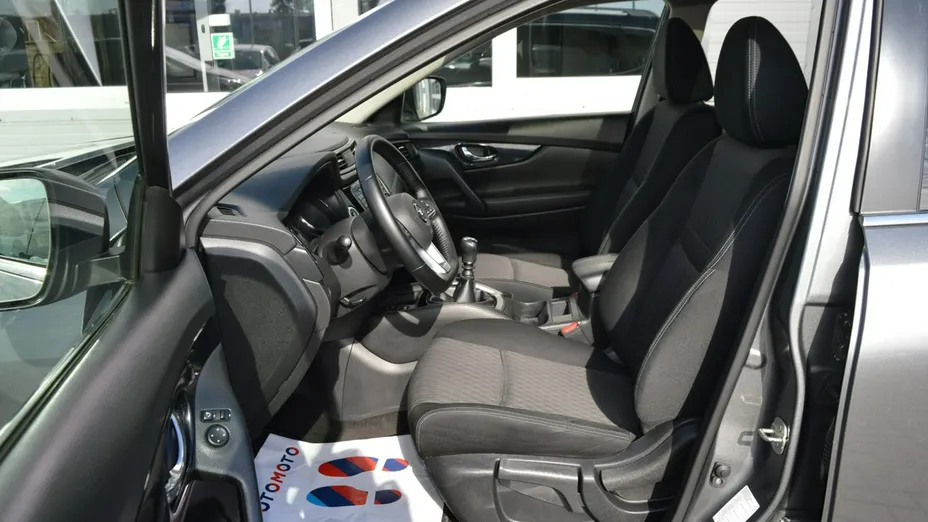 NISSAN X-Trail -