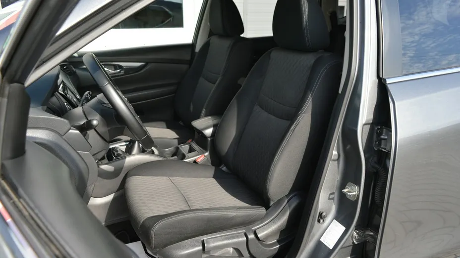 NISSAN X-Trail -