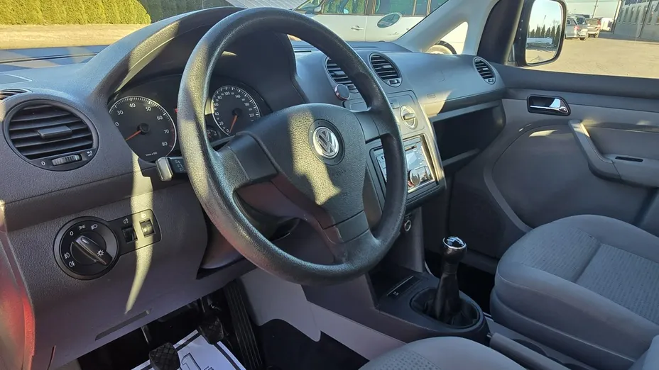 VOLKSWAGEN Caddy -