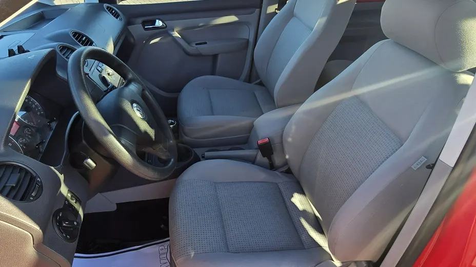 VOLKSWAGEN Caddy -