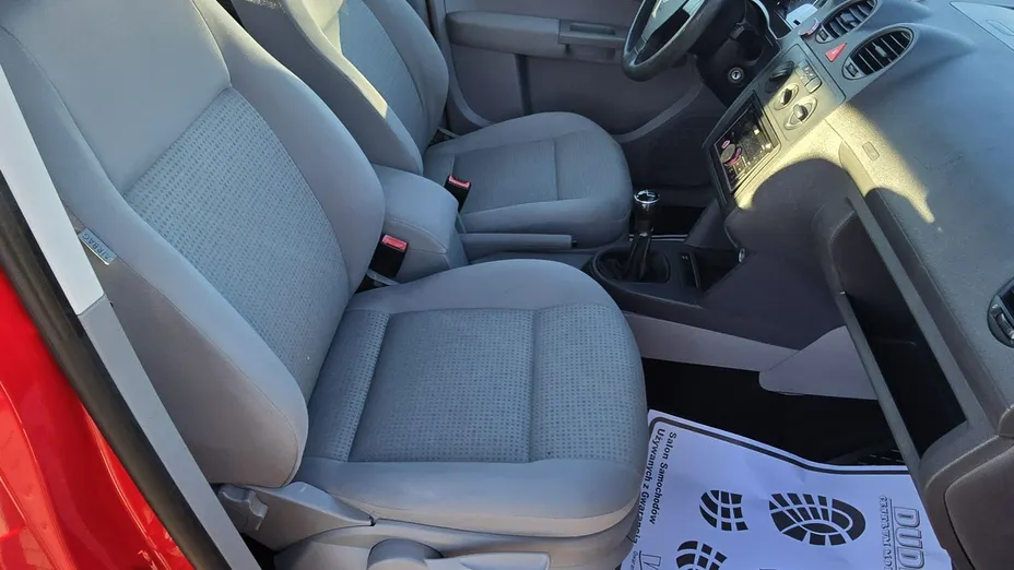 VOLKSWAGEN Caddy -