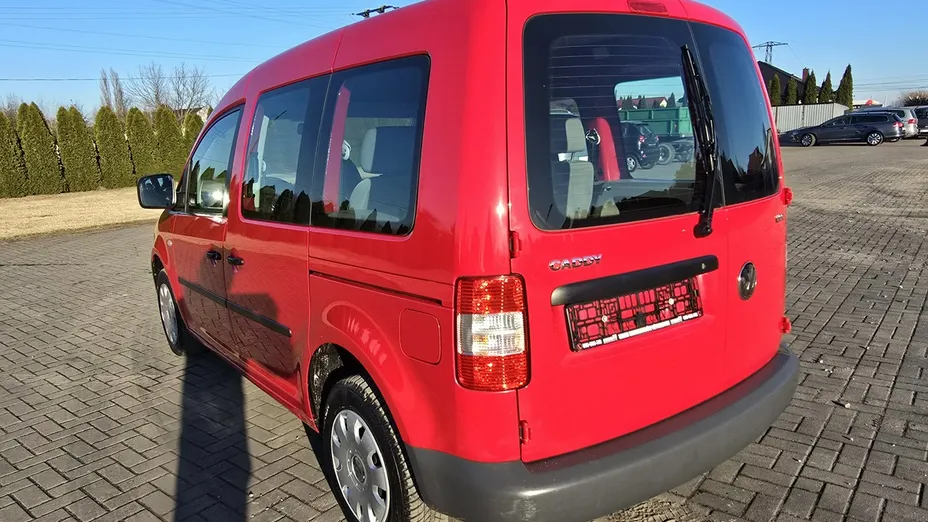 VOLKSWAGEN Caddy -