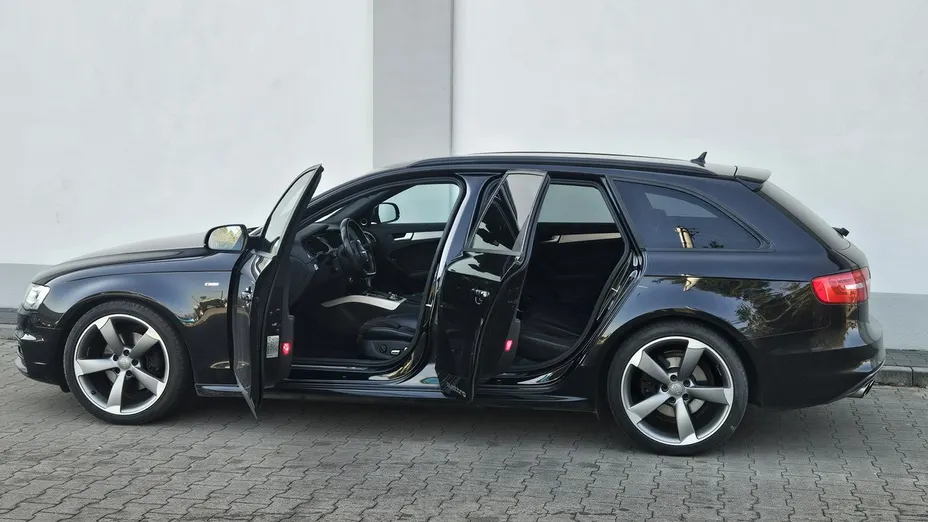 AUDI A4 -