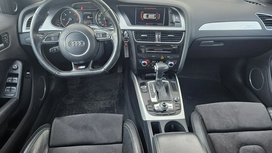 AUDI A4 -