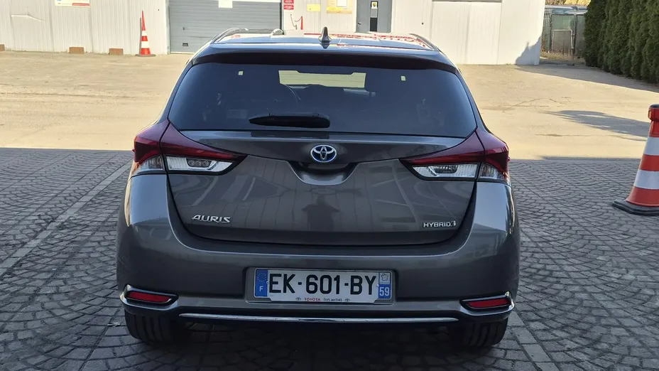 TOYOTA Auris -