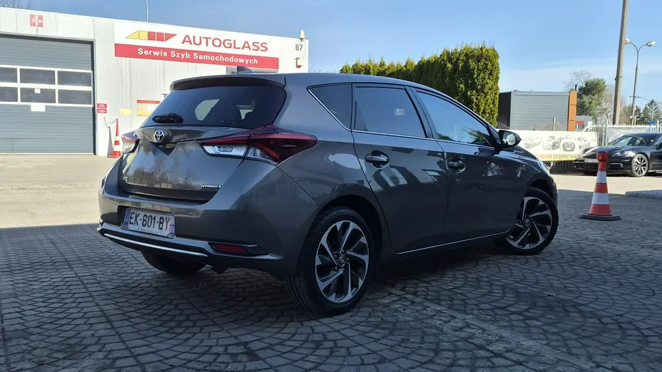 TOYOTA Auris -