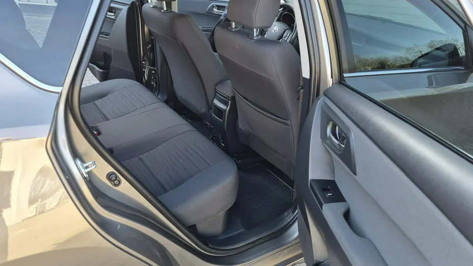 TOYOTA Auris -