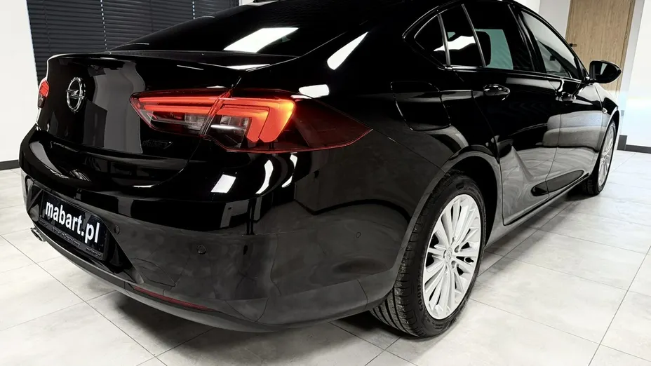 OPEL Insignia -