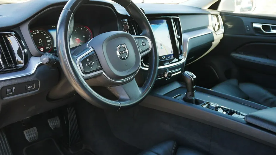 VOLVO V60 -