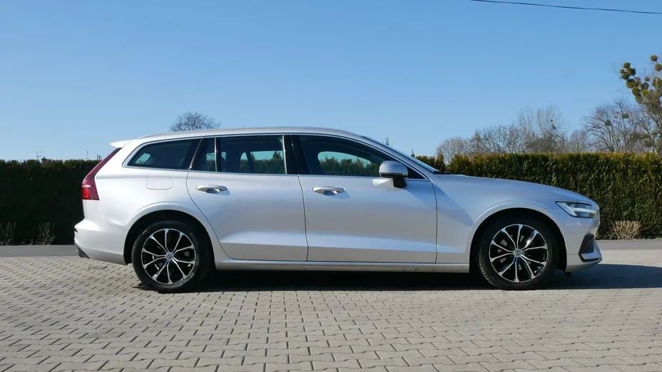 VOLVO V60 -