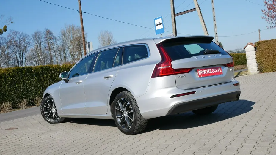VOLVO V60 -