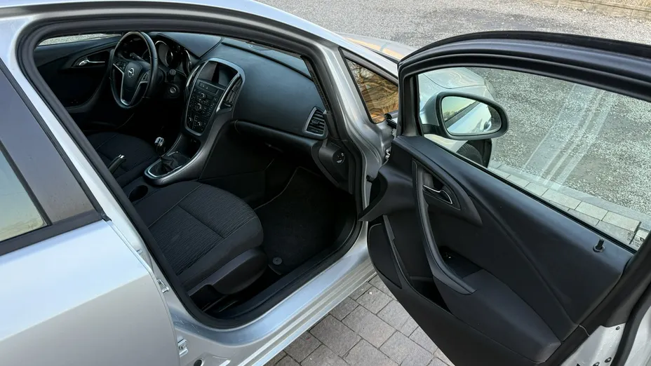 OPEL Astra -