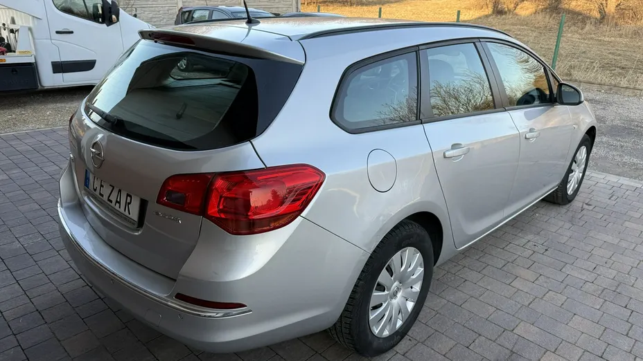 OPEL Astra -
