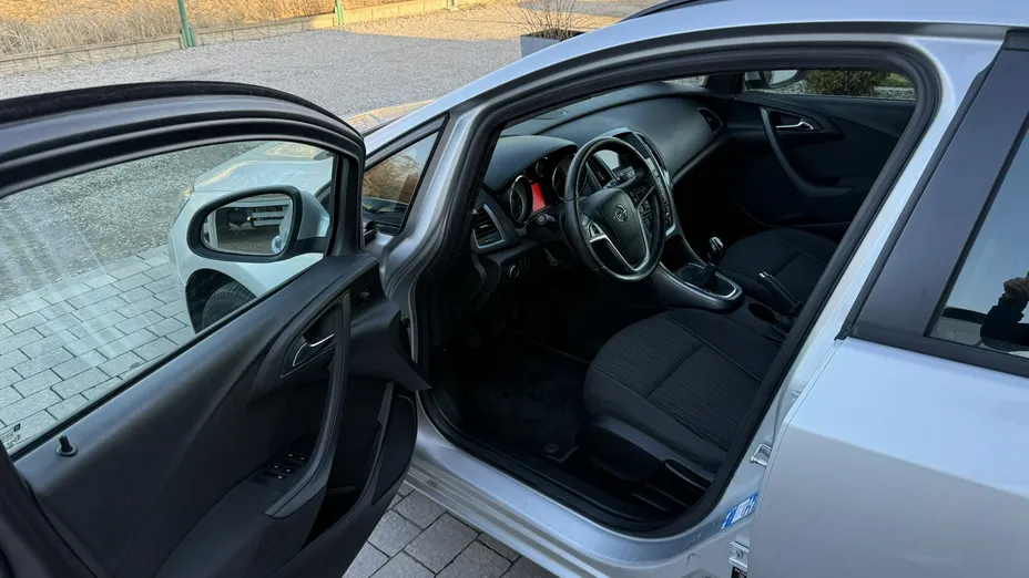 OPEL Astra -