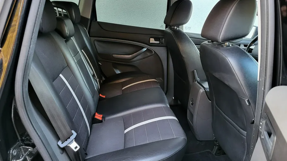 FORD Kuga -