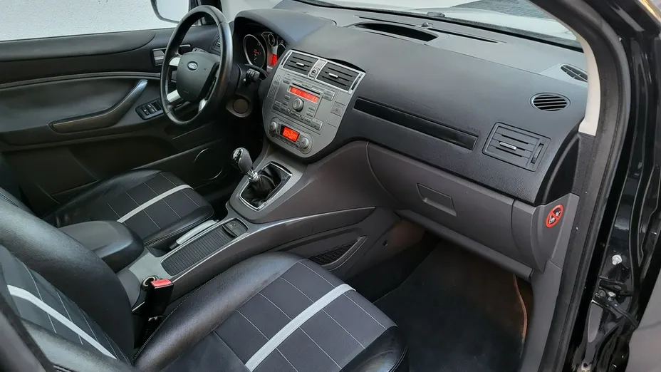 FORD Kuga -