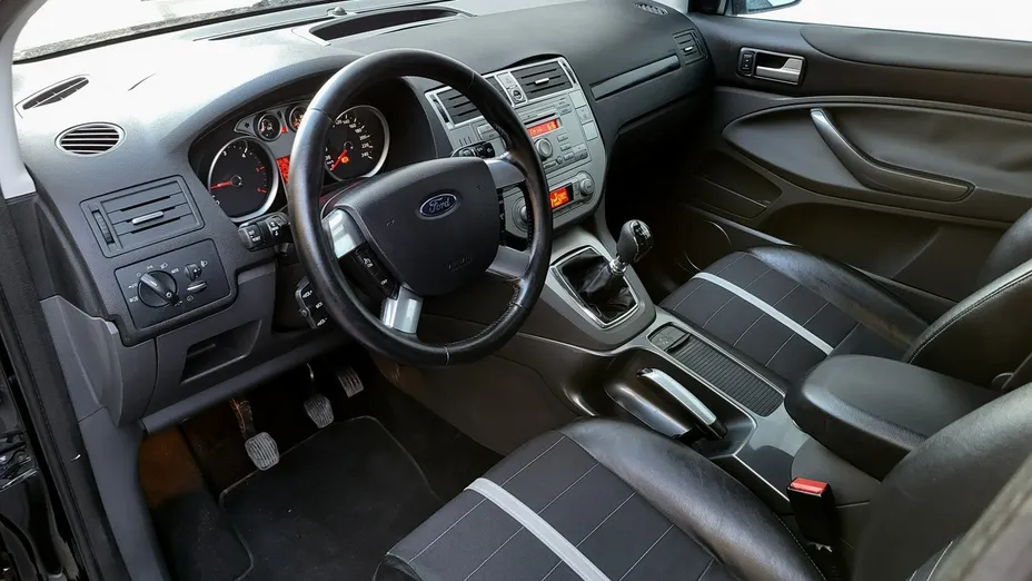 FORD Kuga -