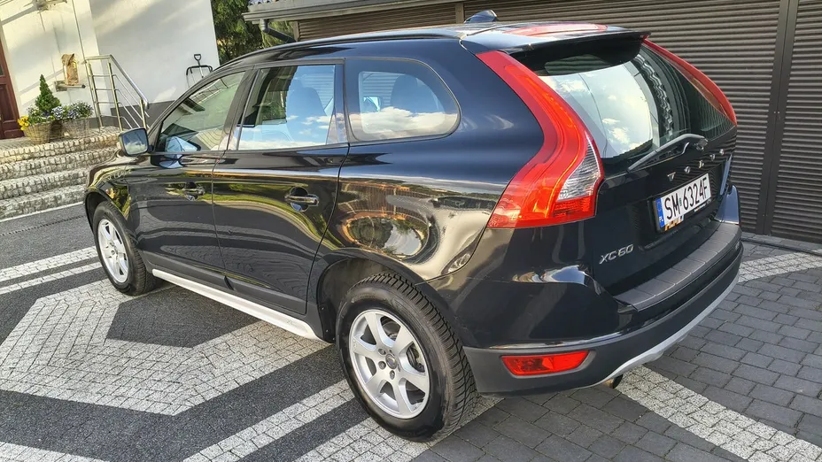 VOLVO XC60 -