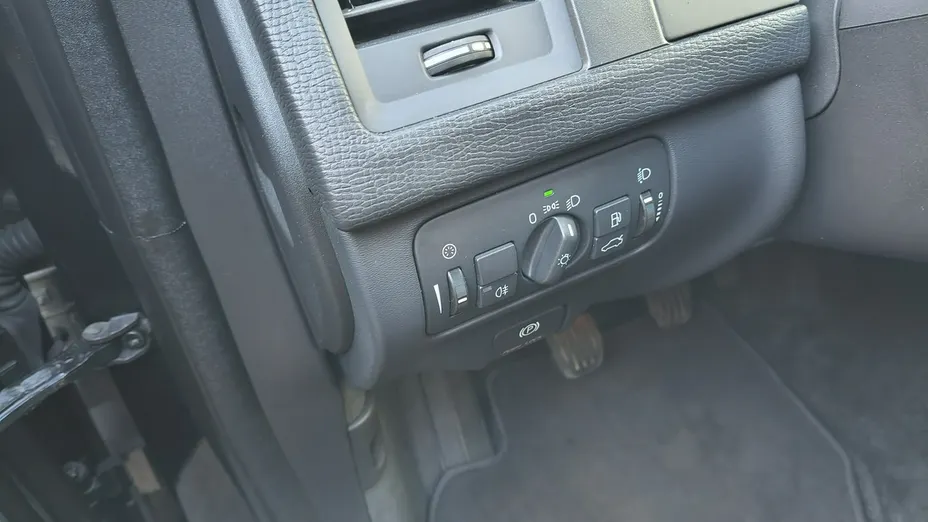 VOLVO XC60 -
