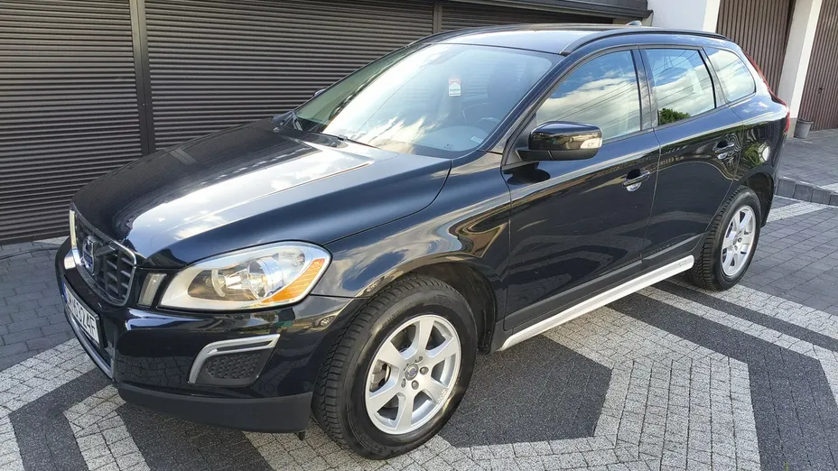 VOLVO XC60 -